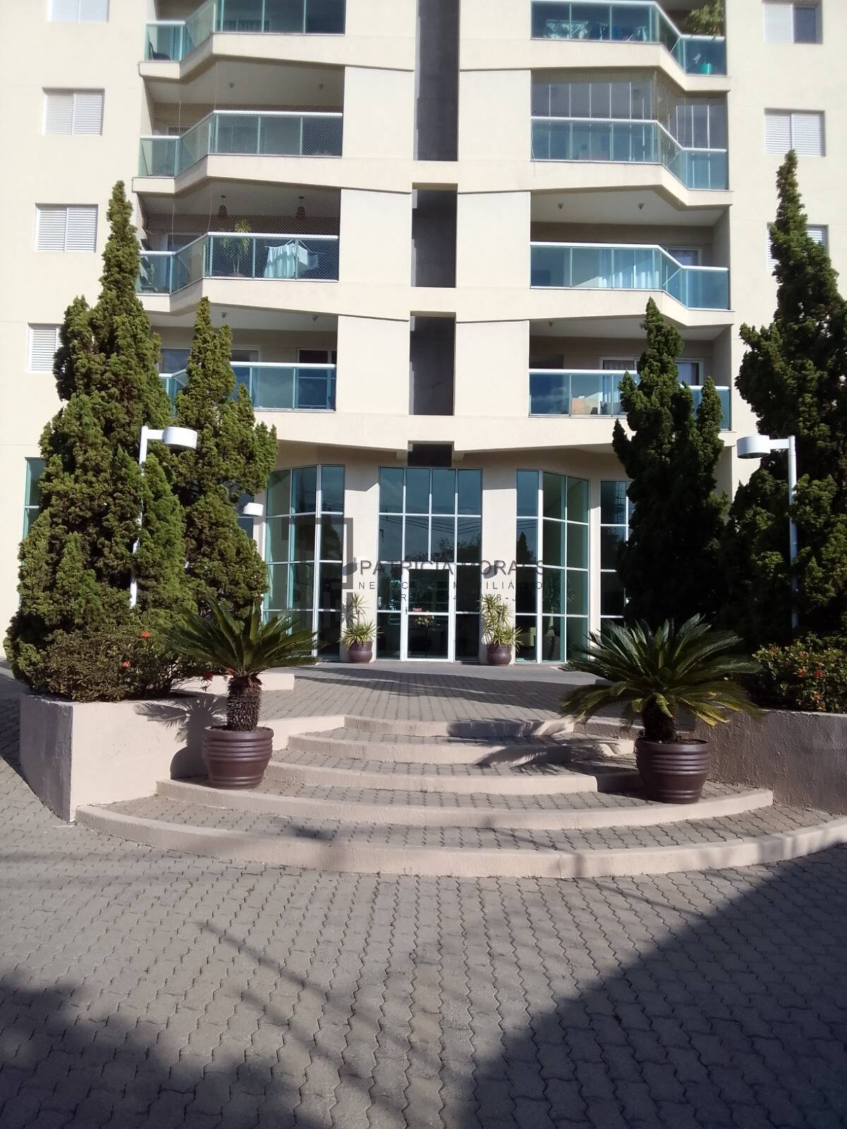 Imperdível: Apartamento 140 m² 3 Dorm. (2 suítes), 3 vagas no Campolim